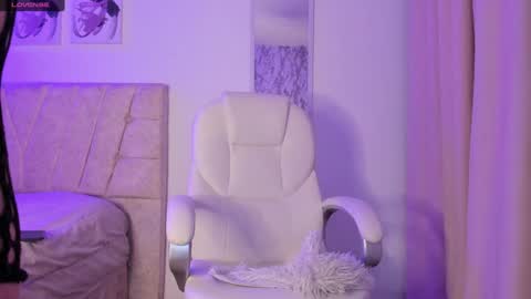 Snapshot of roseanne_park chatting on February 1, 2:47 am   online show from February 1, 2:47 am