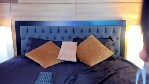 roseaurora online show from March 24, 12:33 pm