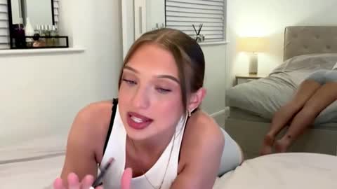Snapshot of rosebella_ chatting on September 22, 9:08 pm Bella  online show from September 22, 9:08 pm