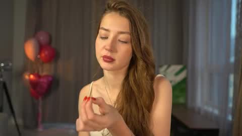 Snapshot of rosellegaeta chatting on October 19, 4:17 am Elsa online show from October 19, 4:17 am
