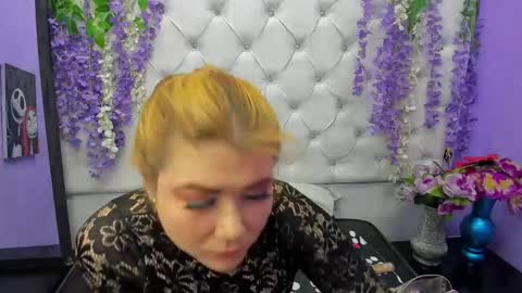 Julieta online show from September 17, 1:03 pm