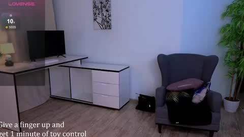 Lily online show from December 9, 12:45 am