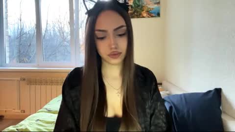 Mimi online show from November 19, 12:37 pm