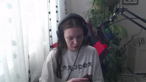 Lina online show from April 6, 10:05 am