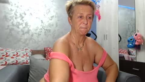 Lovepinklilly online show from June 22, 5:42 pm