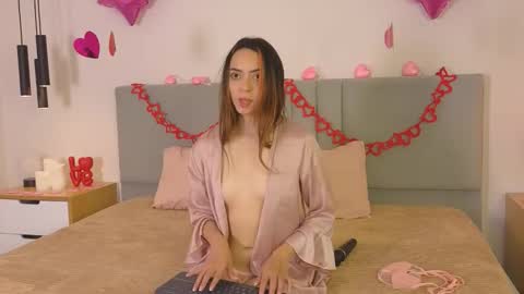 rosewilsom online show from February 6, 1:47 pm