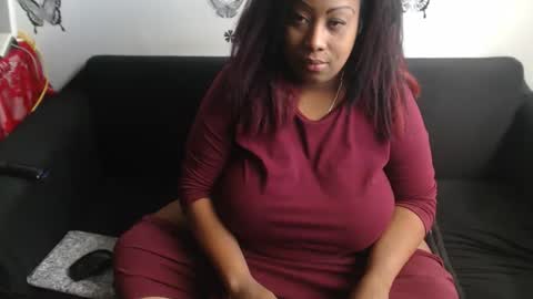 LAURA online show from November 18, 7:17 pm