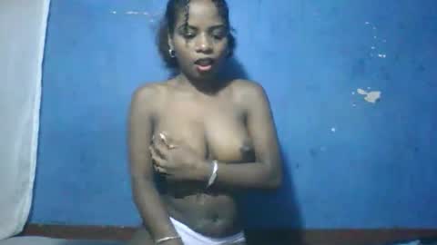 Snapshot of roseyaa chatting on October 24, 5:25 pm Roseyaa online show from October 24, 5:25 pm