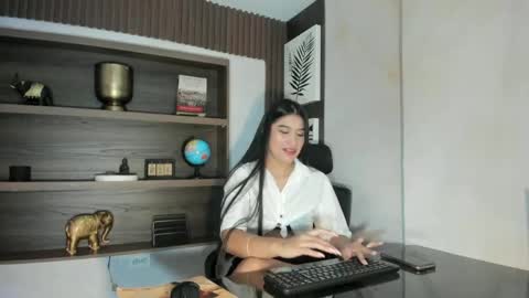 Rosie online show from June 6, 7:31 pm