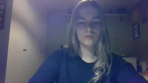 Snapshot of rosie_june chatting on December 18, 7:58 am Rosie online show from December 18, 7:58 am