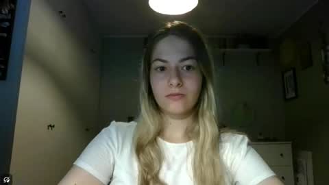 Snapshot of rosie_june chatting on September 19, 7:34 am Rosie online show from September 19, 7:34 am