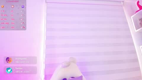 Snapshot of rosse_amyy chatting on February 23, 7:07 pm online show from February 23, 7:07 pm
