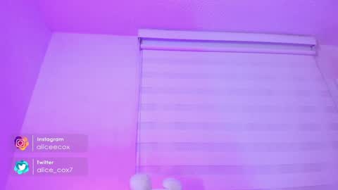 Snapshot of rosse_amyy chatting on February 10, 11:04 am online show from February 10, 11:04 am