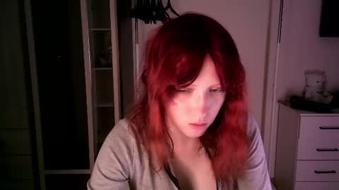 rosy_petal online show from July 3, 6:01 pm