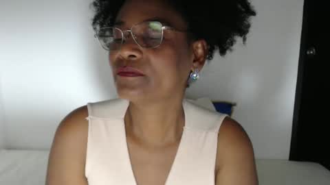 luxa online show from November 21, 3:21 pm