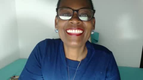 luxa online show from February 15, 7:12 pm