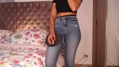 Rouss marie henao  online show from February 9, 12:53 pm