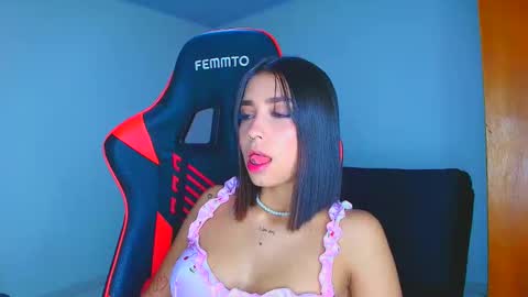 rousse_violet online show from January 12, 1:45 am