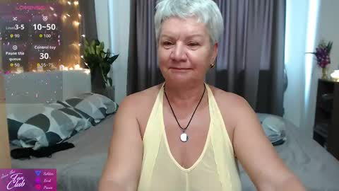 Roxana online show from April 22, 1:35 am