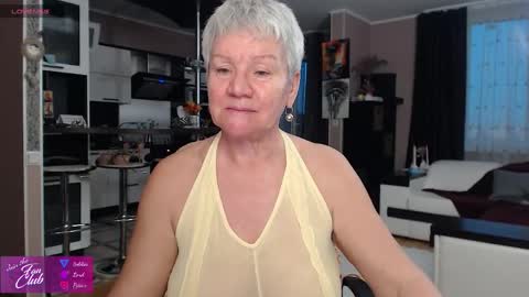 Roxana online show from April 2, 5:09 pm