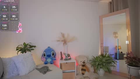  R O X I E  online show from March 23, 3:00 am