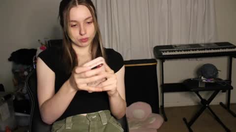 roxie online show from September 17, 11:30 pm