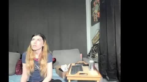 roxihazeleyes online show from March 10, 1:04 pm