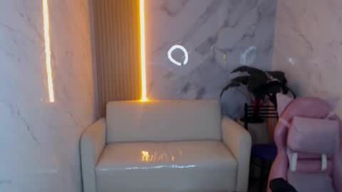 Roxy online show from March 11, 2:31 pm