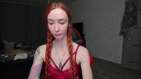 Snapshot of roxy_silver chatting on October 16, 8:29 pm Roxy online show from October 16, 8:29 pm