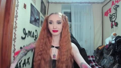 Snapshot of roxy_silver chatting on February 23, 9:05 pm Roxy online show from February 23, 9:05 pm