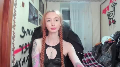 Snapshot of roxy_silver chatting on March 1, 11:04 pm Roxy online show from March 1, 11:04 pm