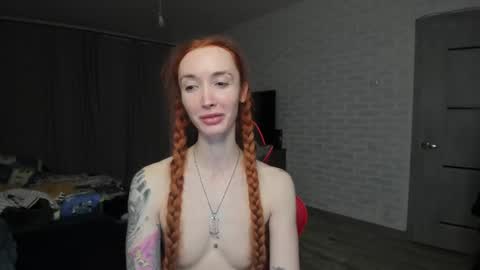 Snapshot of roxy_silver chatting on March 11, 1:05 am Roxy online show from March 11, 1:05 am