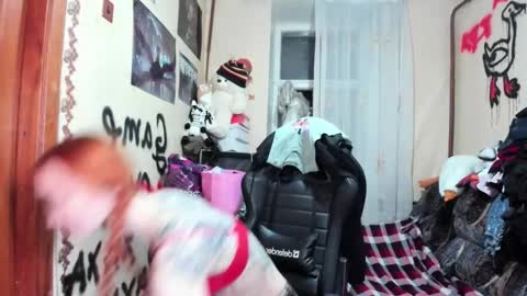 Roxy online show from December 3, 7:58 pm