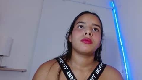 roxy_stone1 online show from November 3, 7:26 pm