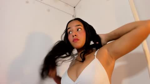 roxy_stone1 online show from December 20, 8:05 pm