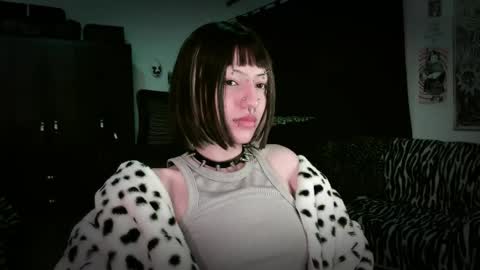 Roxy Independient model Help me to reach 50 thumbs up online show from May 16, 12:07 am