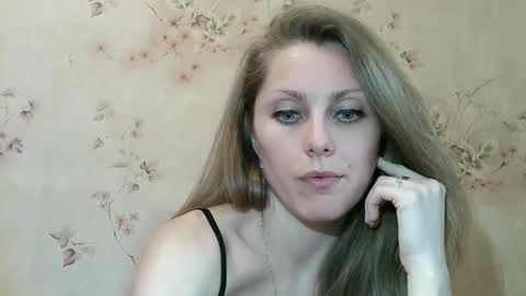 roxyfox18x01 online show from March 9, 3:27 pm