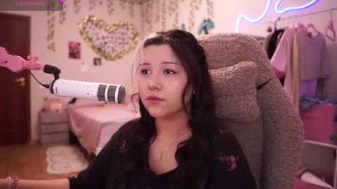 roxysuh online show from February 27, 8:07 am