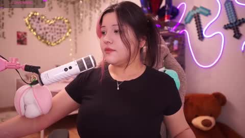 roxysuh online show from November 13, 6:27 am