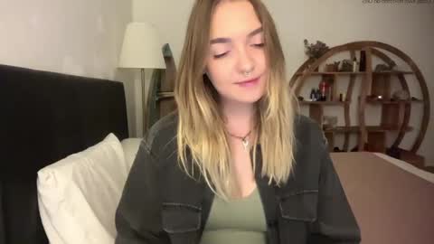 Roxy online show from May 15, 4:47 pm