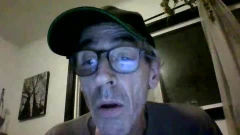 Snapshot of royboy2561 chatting on October 26, 2:23 am Roy Murrin online show from October 26, 2:23 am
