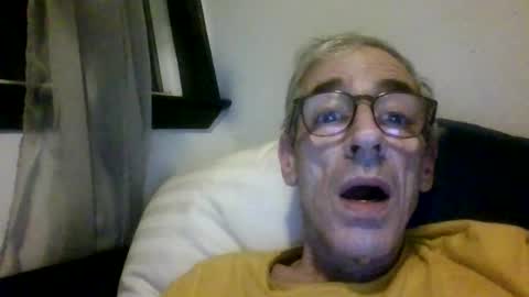 Snapshot of royboy2561 chatting on October 28, 4:57 am Roy Murrin online show from October 28, 4:57 am