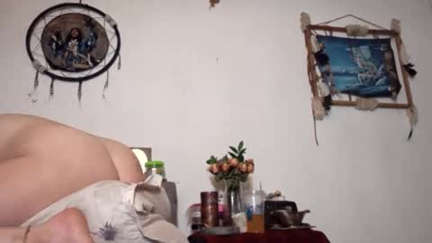 rraineonme online show from March 27, 8:26 am