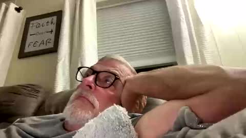 Snapshot of rs006 chatting on September 27, 3:15 am rs006 online show from September 27, 3:15 am