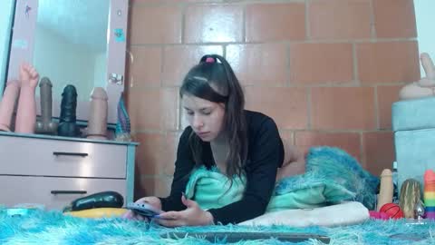 rubyemerald_ online show from February 15, 6:28 pm