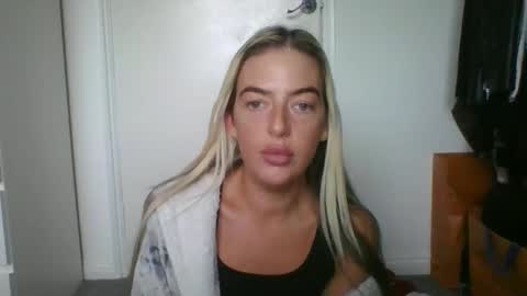 rubyredxxxoxxx online show from December 8, 1:25 pm