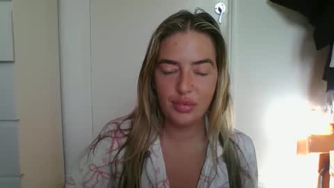 rubyredxxxoxxx online show from April 19, 7:42 am