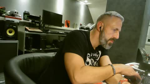 Chico que rico Caliente online show from January 21, 2:37 pm