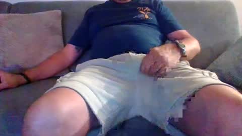 runner_1978 online show from July 26, 8:39 pm