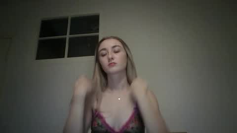 Izzy online show from October 28, 7:26 pm
